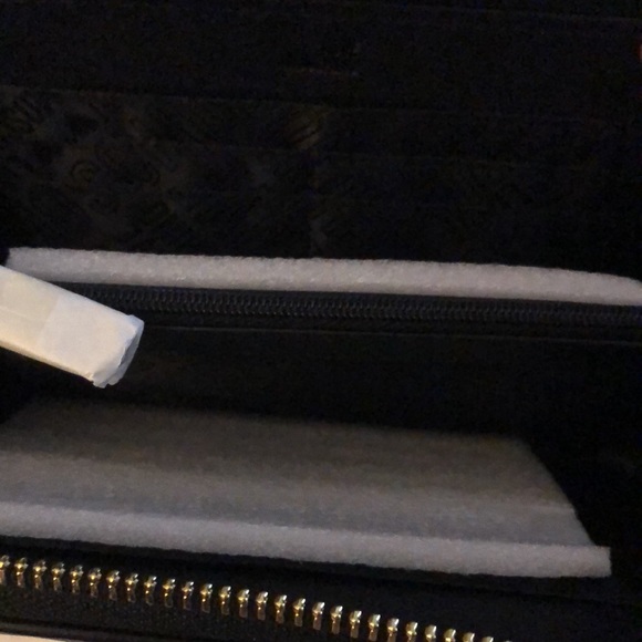 Love Moschino Portafogli Nero Black Faux Leather ZA Wallet Stud Accents NWT/Box - Picture 10 of 15